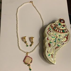 Gorgeous Indian jewelry set